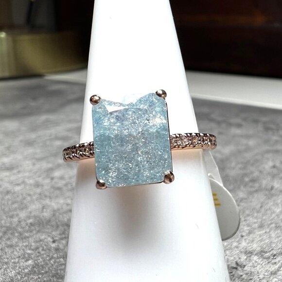 Ring Bomb Party Ring, Size 7, Aquamarine ice crystal on a rose gold color band - Picture 1 of 5